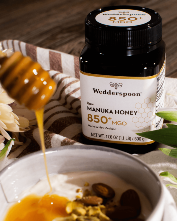 Wedderspoon manuka med 850+ MGO lifestyle 2